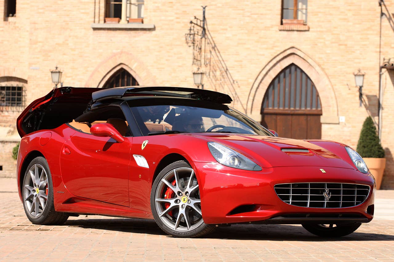 2013 Ferrari California front 3/4 view
