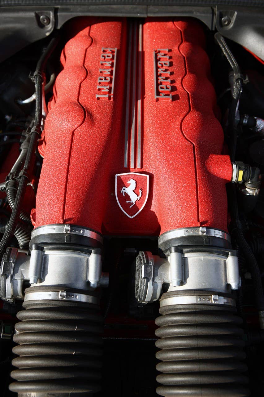 2013 Ferrari California engine