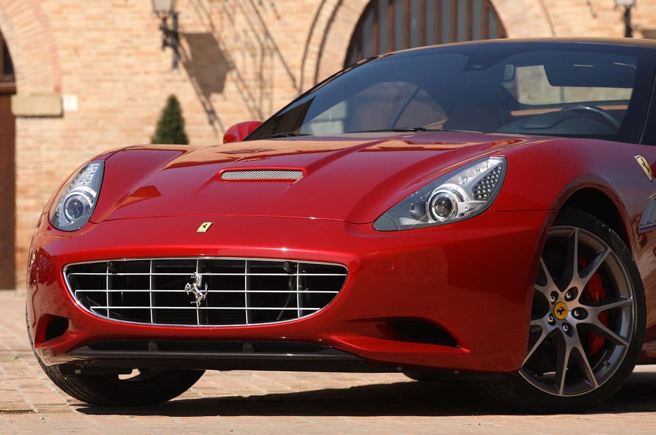 2013 Ferrari California front detail
