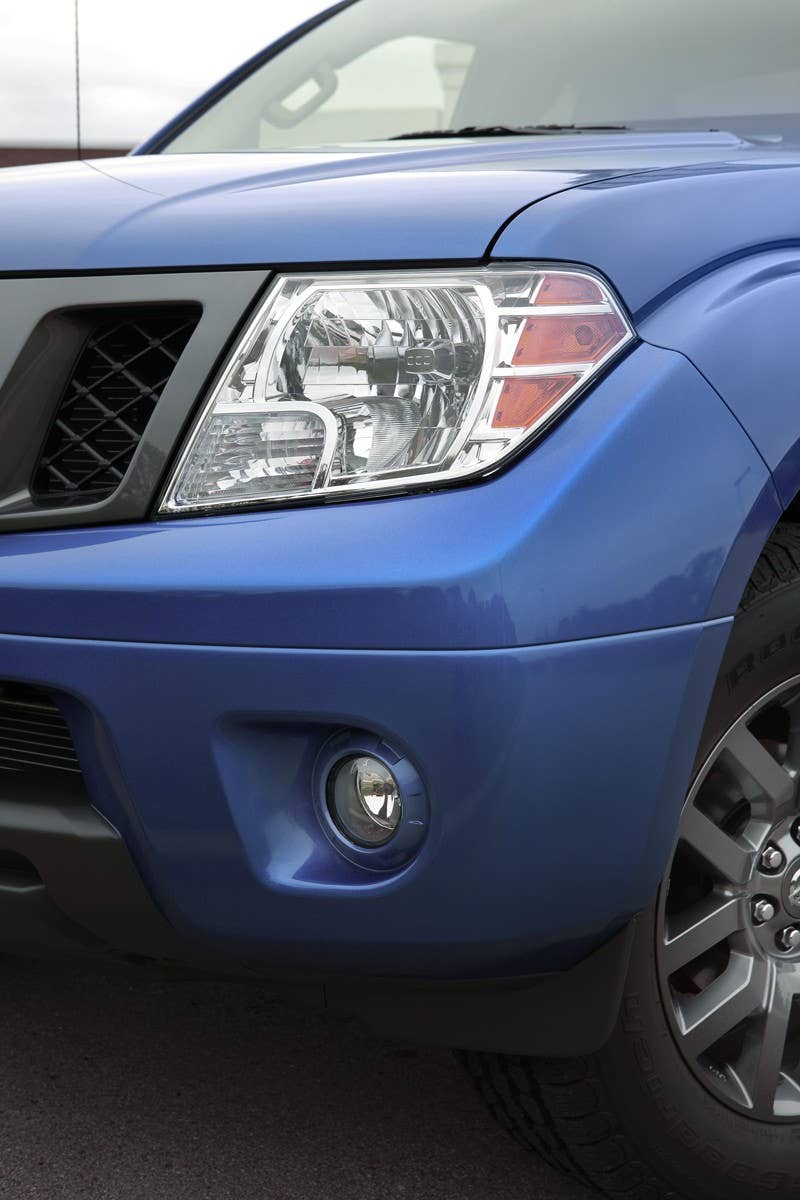 2012 Nissan Frontier headlight detail
