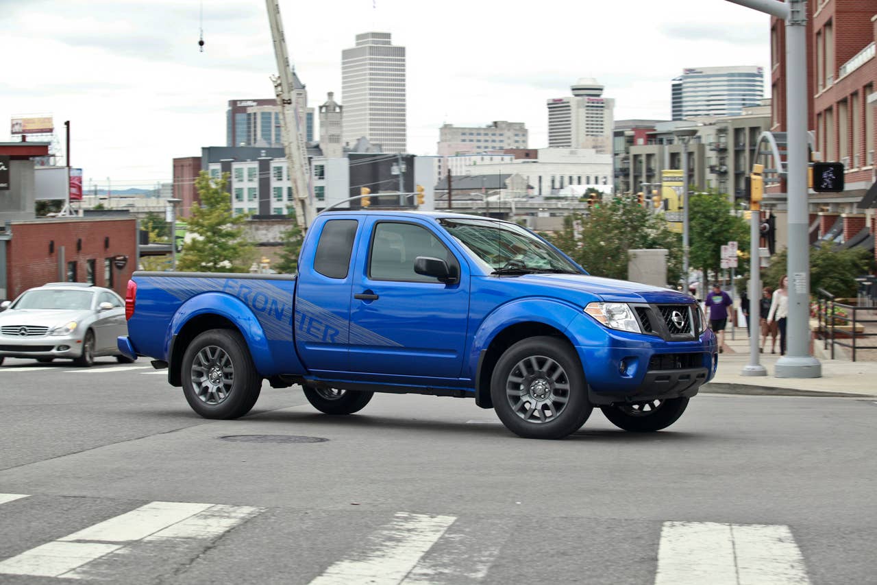 2012 Nissan Frontier King Cab front 3/4 view