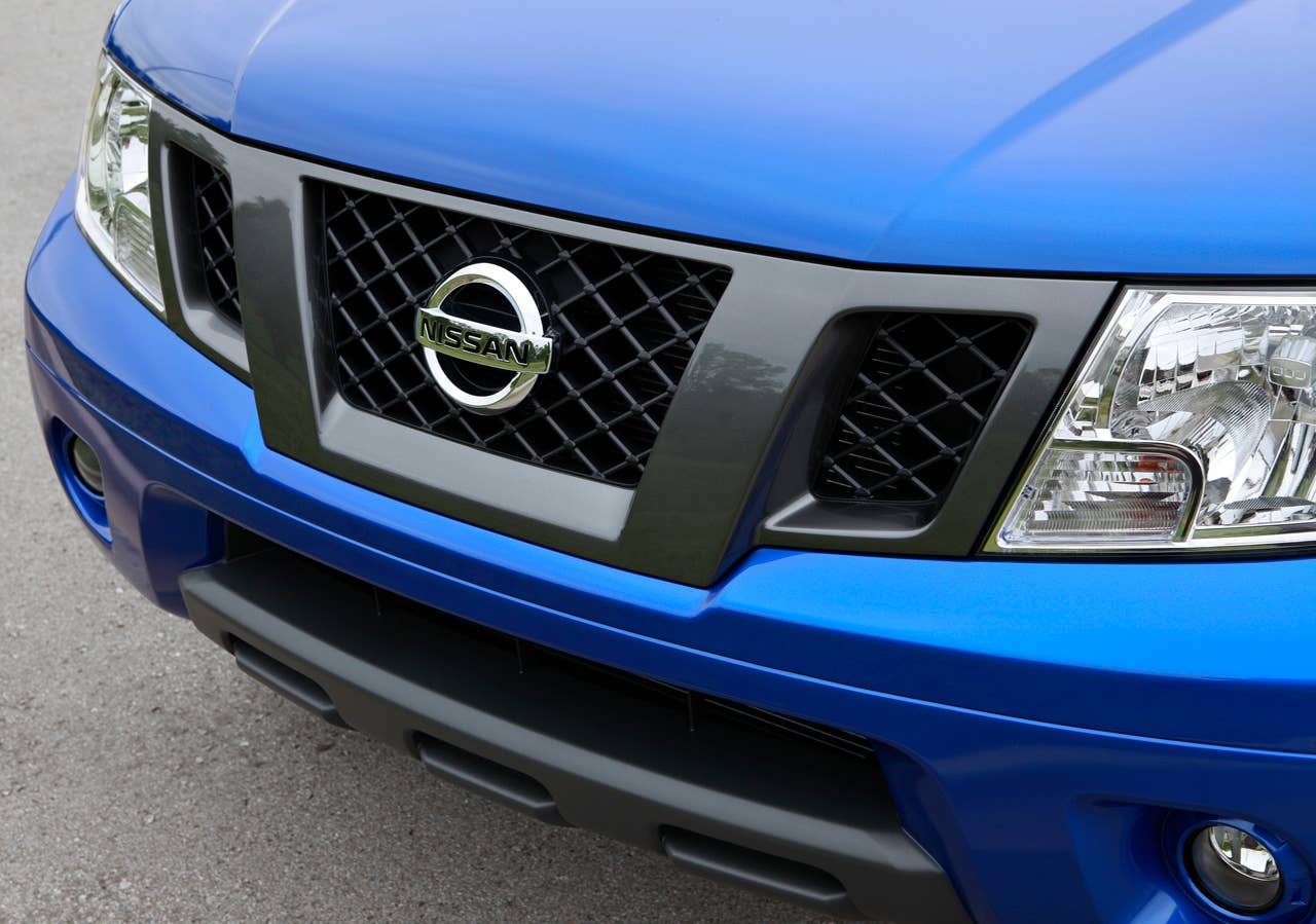 2012 Nissan Frontier grille detail