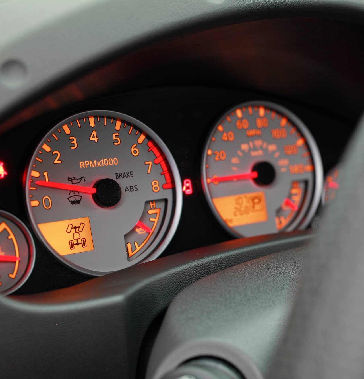 2012 Nissan Frontier gauge cluster detail