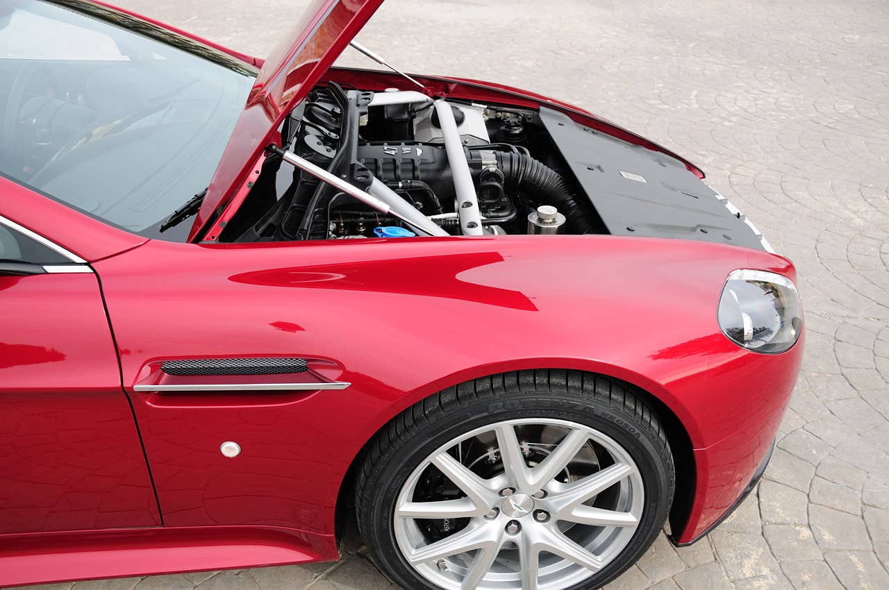 2011 Aston Martin V8 Vantage S side detail