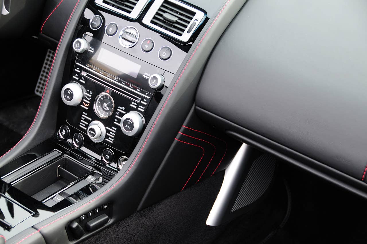 2011 Aston Martin V8 Vantage S instrument panel
