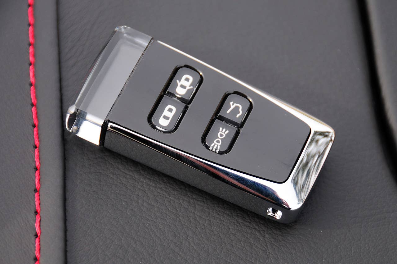 2011 Aston Martin V8 Vantage S key