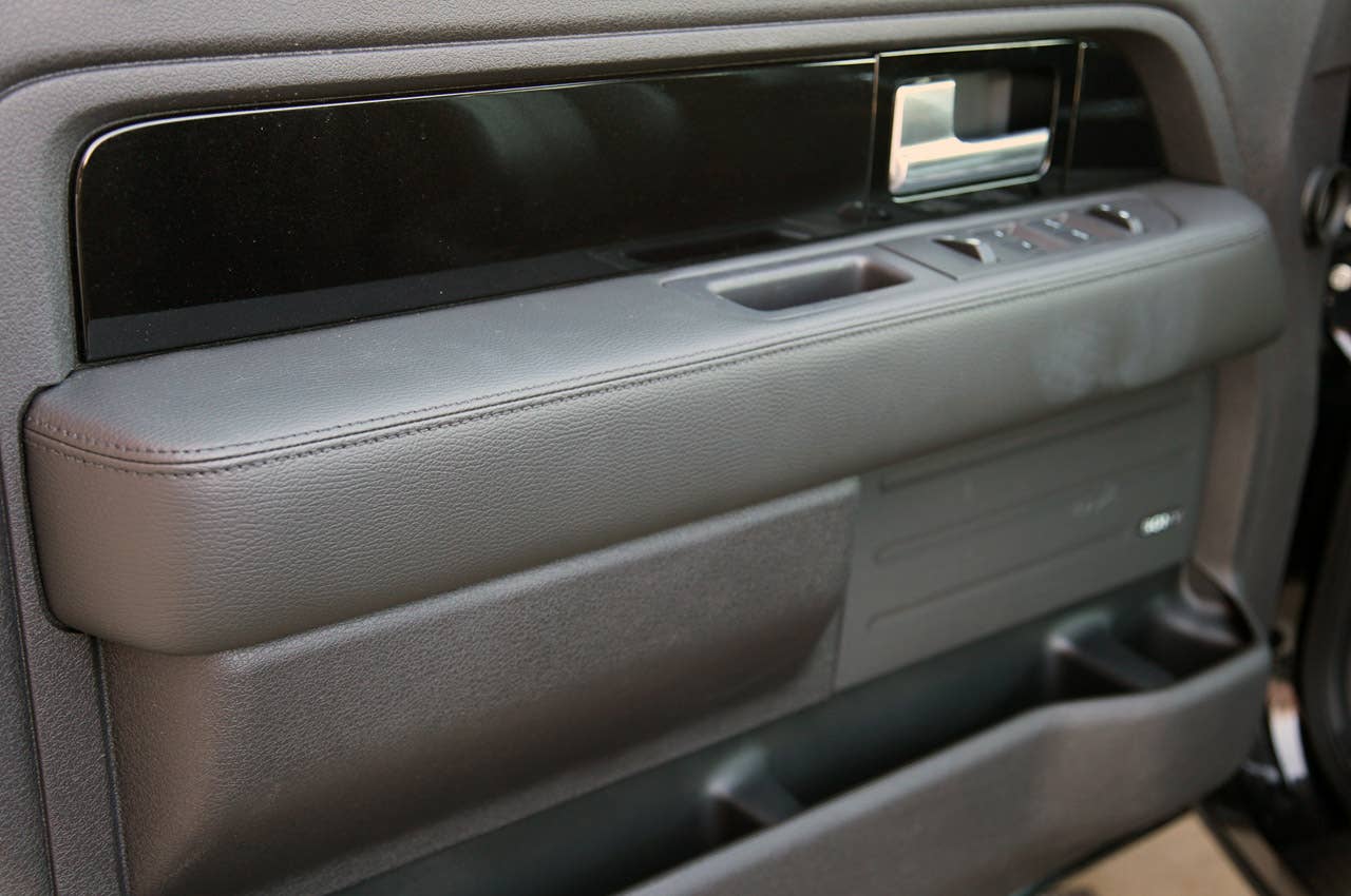 2011 Ford F-150 Harley-Davidson door