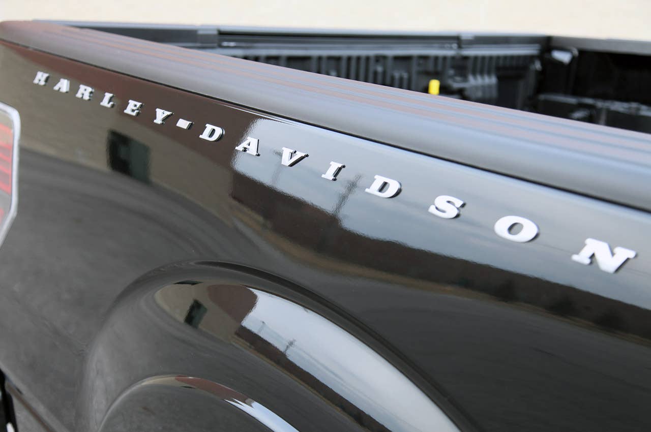 2011 Ford F-150 Harley-Davidson lettering