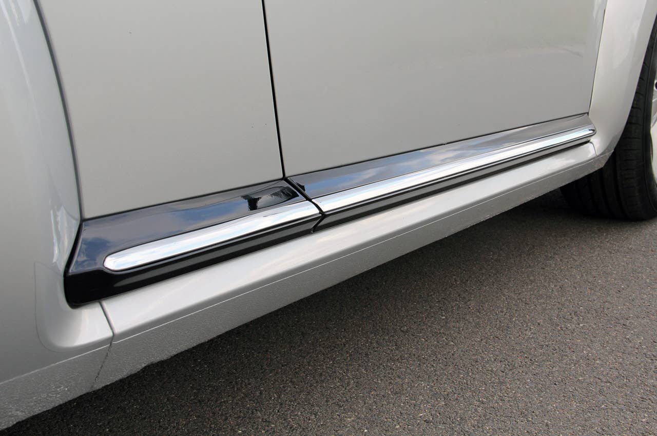 2012 Volkswagen Beetle Turbo side sill