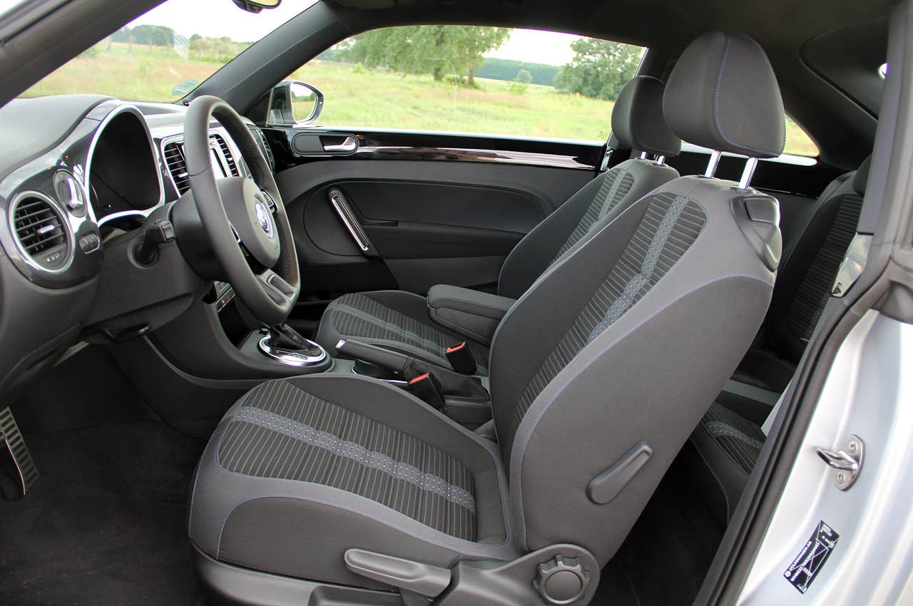 2012 Volkswagen Beetle Turbo front seats