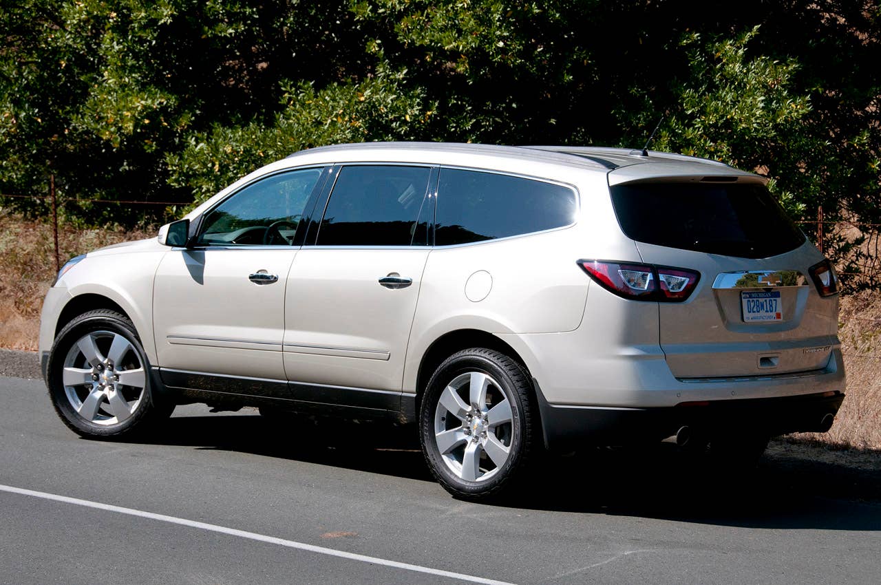 2013 Chevrolet Traverse rear 3/4 view