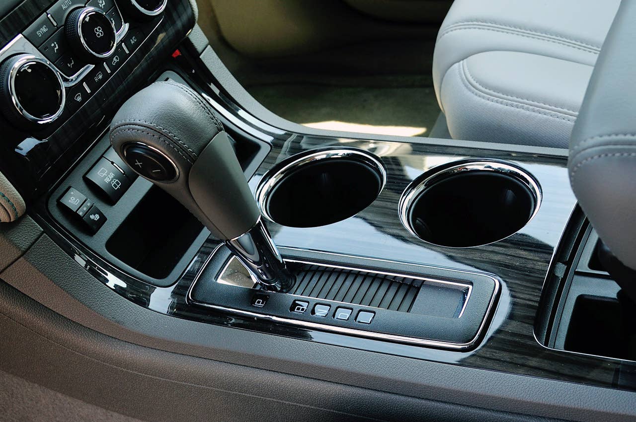 2013 Chevrolet Traverse shifter