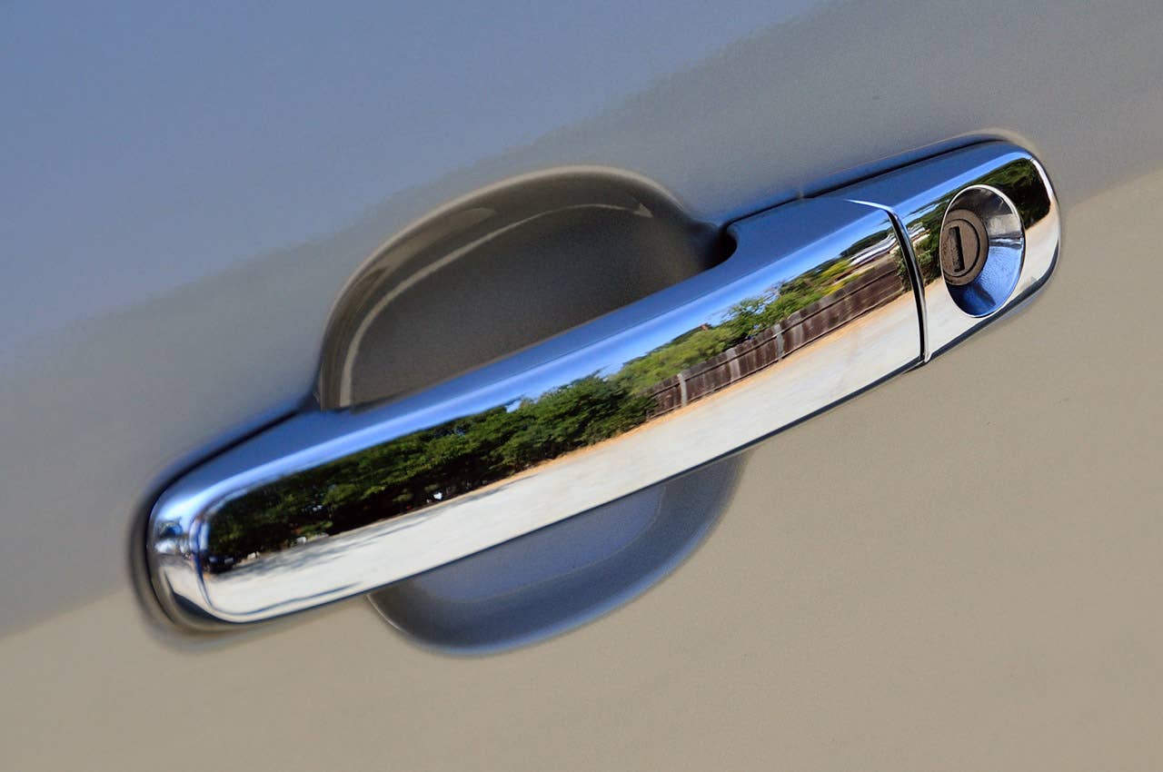2013 Chevrolet Traverse door handle