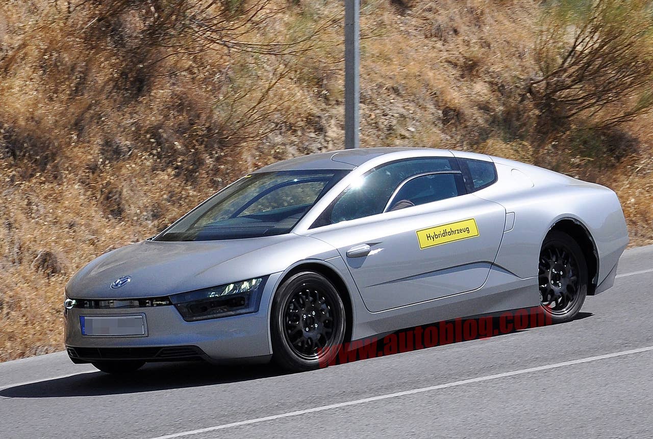 Volkswagen XL1 prototype spy shots