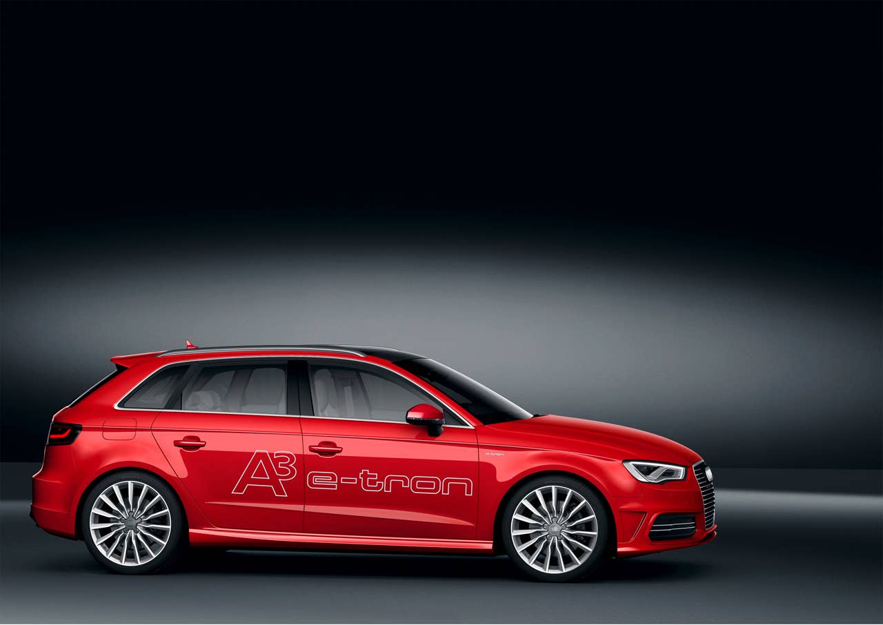 Audi A3 e-tron side