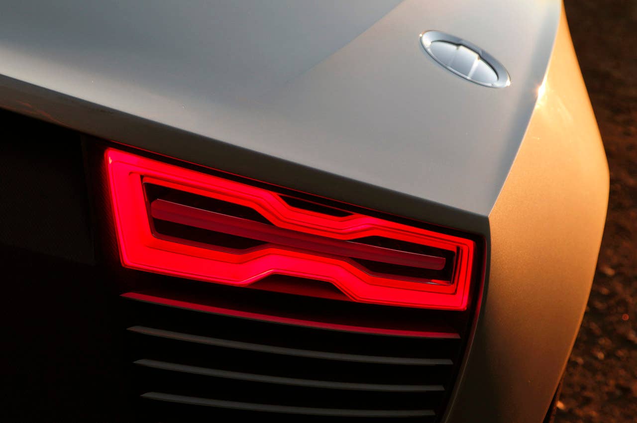 2014 Audi e-tron Spyder taillight
