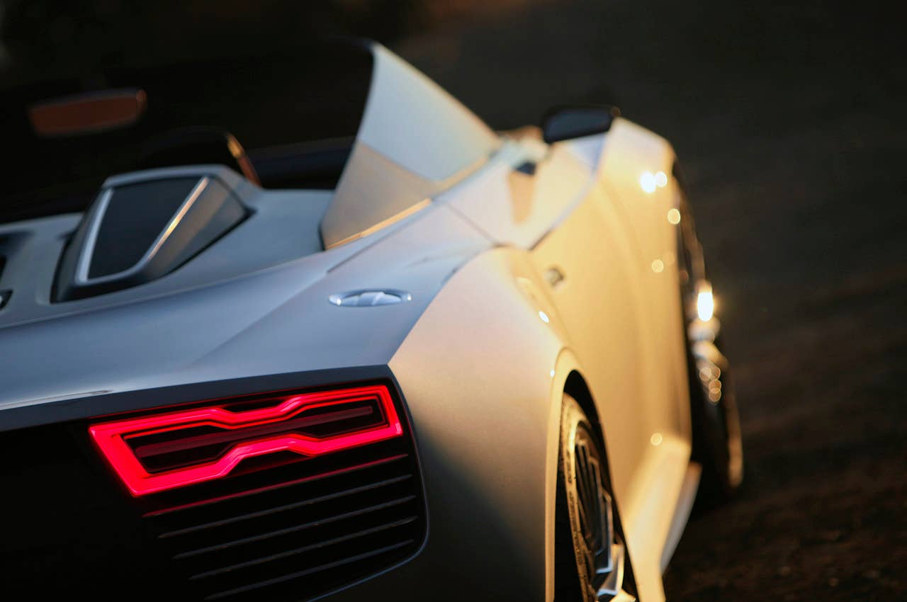 2014 Audi e-tron Spyder rear detail
