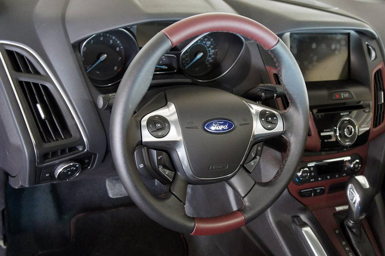 2012 Ford Focus Titanium interior