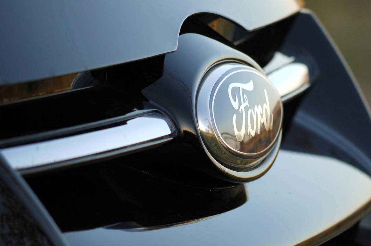 2012 Ford Focus Titanium logo