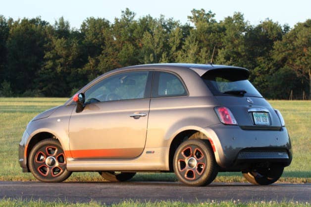 2013 Fiat 500e rear three-quarter