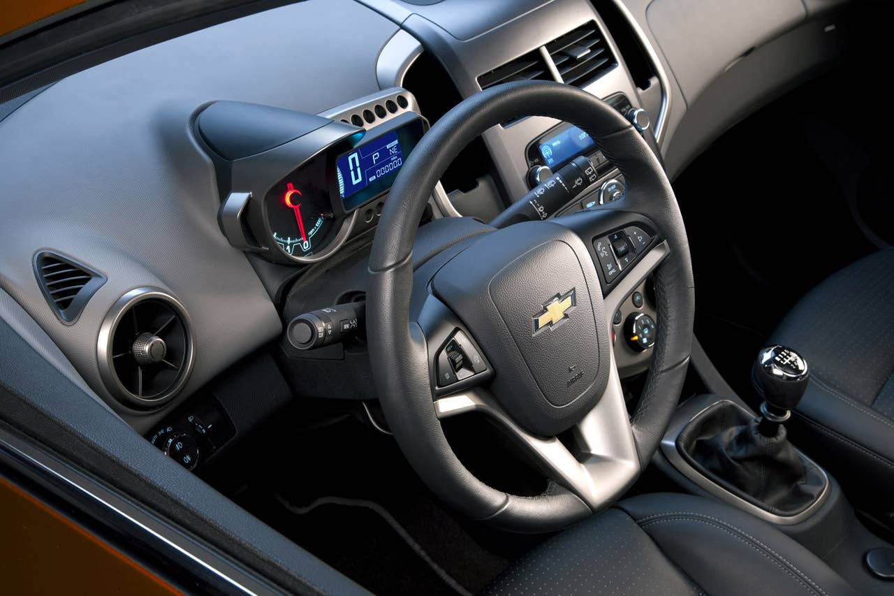 2012 Chevrolet Sonic Hatchback steering wheel