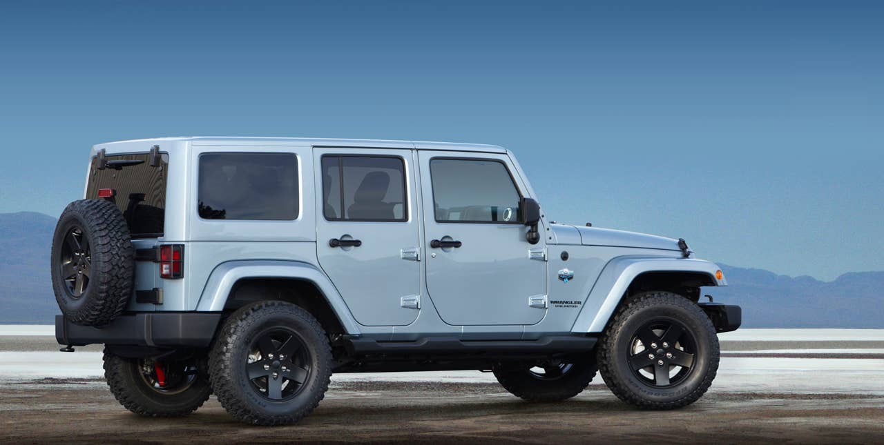 2012 Jeep Wrangler Arctic side