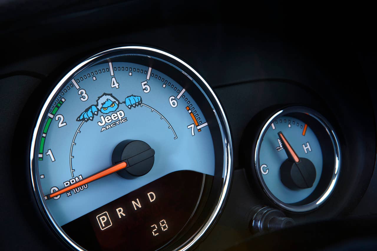 2012 Jeep Wrangler Arctic gauges