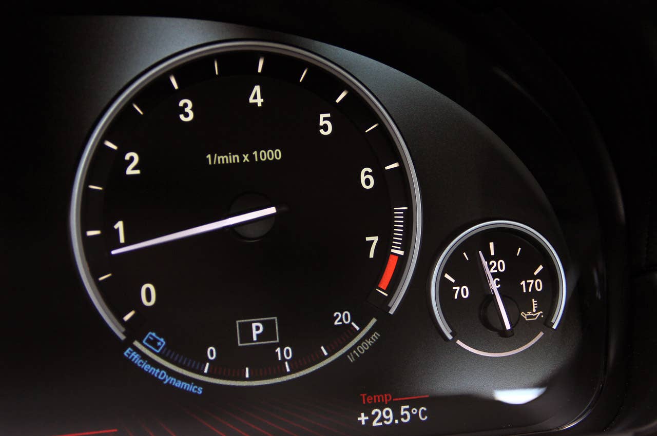 2012 BMW 6 Series Coupe tachometer