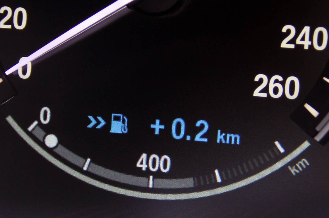 2012 BMW 6 Series Coupe fuel gauge