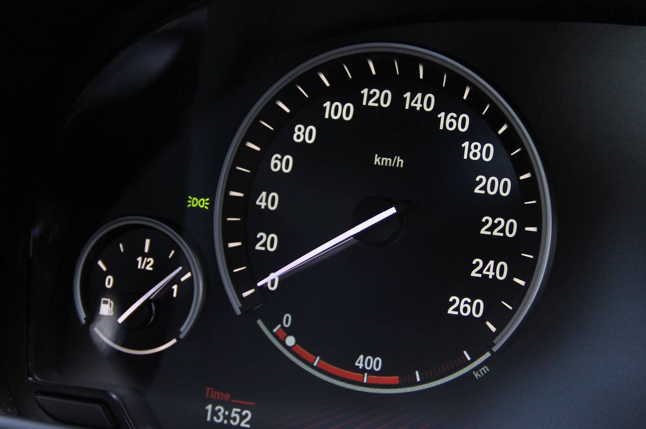 2012 BMW 6 Series Coupe speedometer
