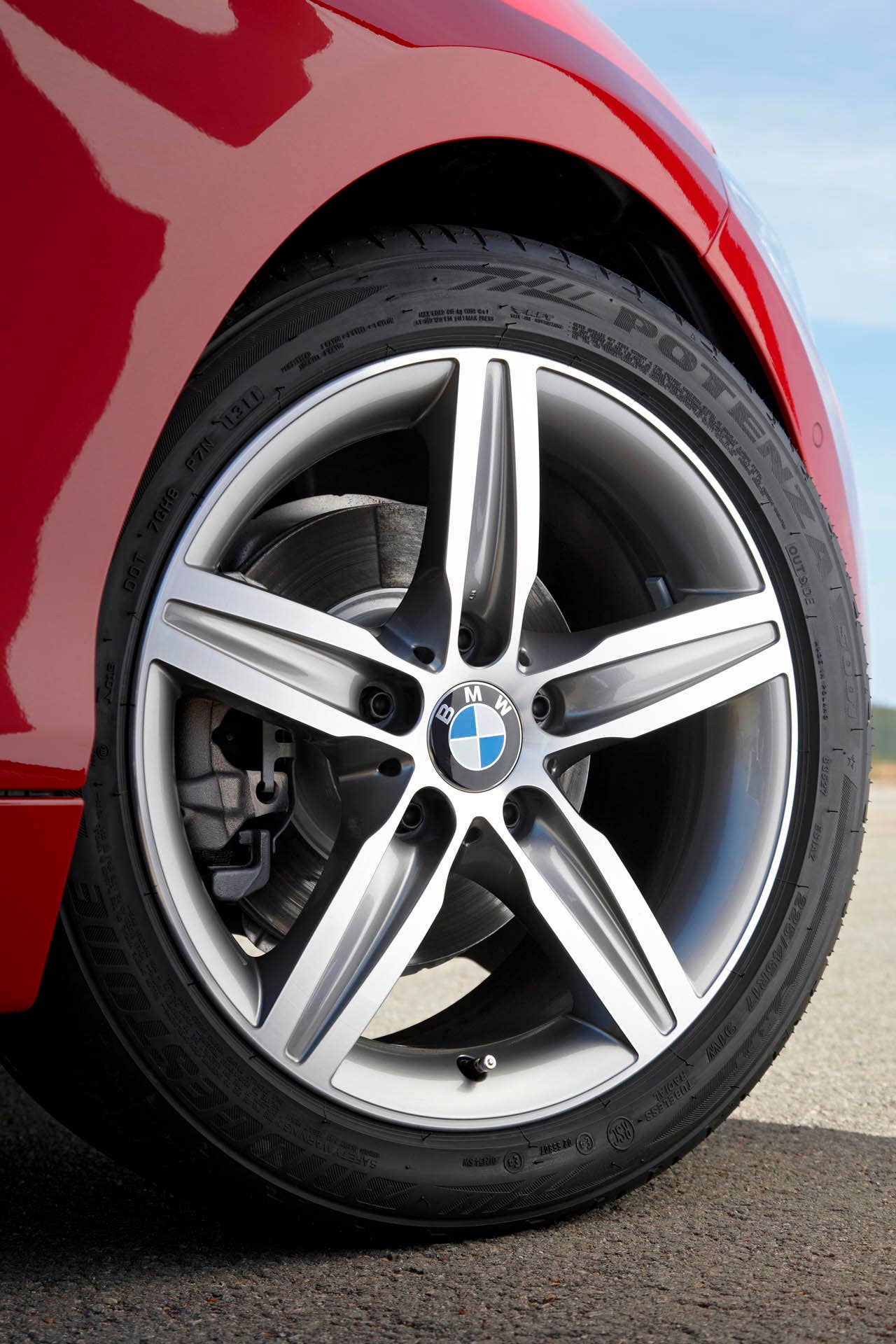 The new BMW 1 Series, Sport Line (06/2011)