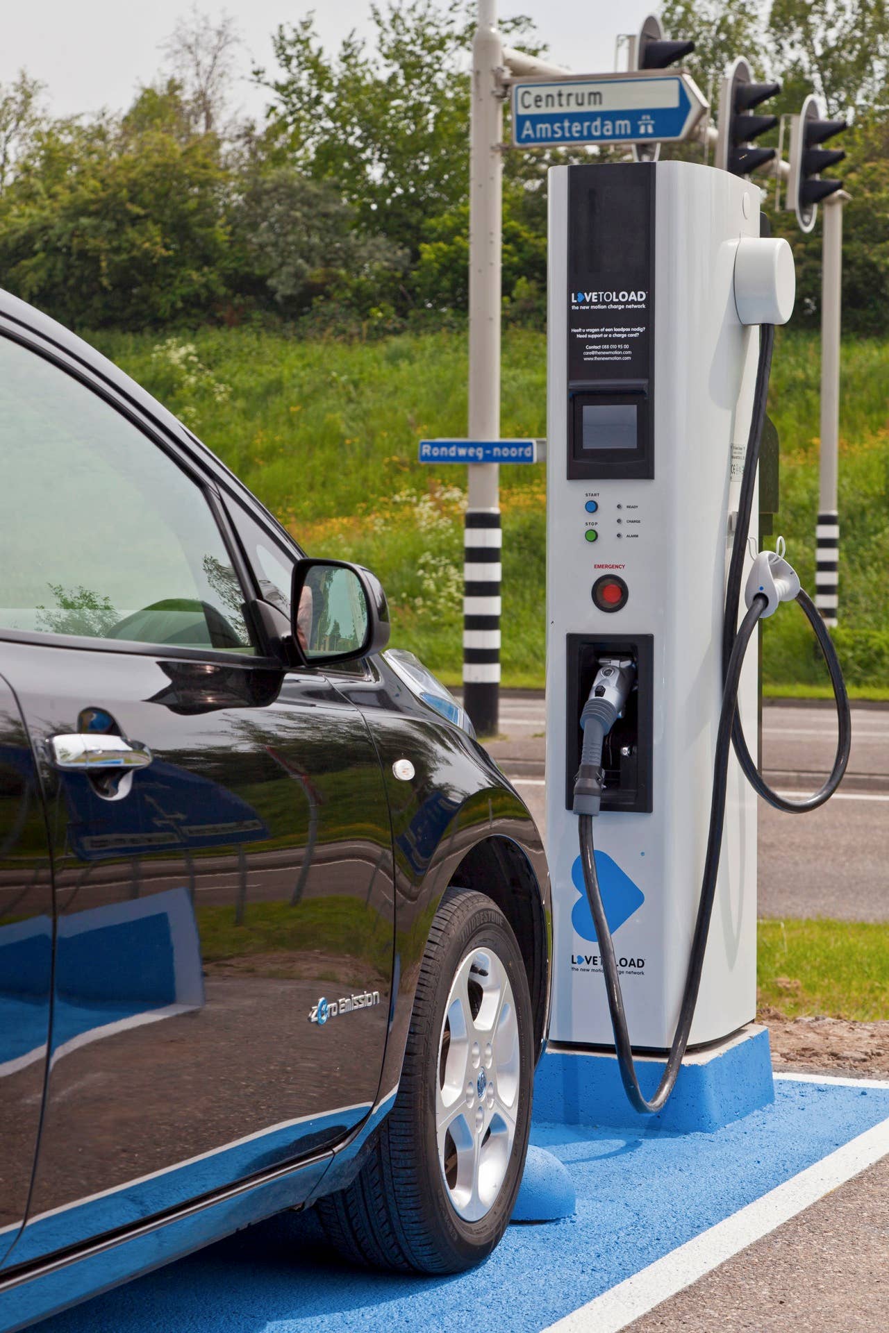 Nissan Leaf with DC fast charger