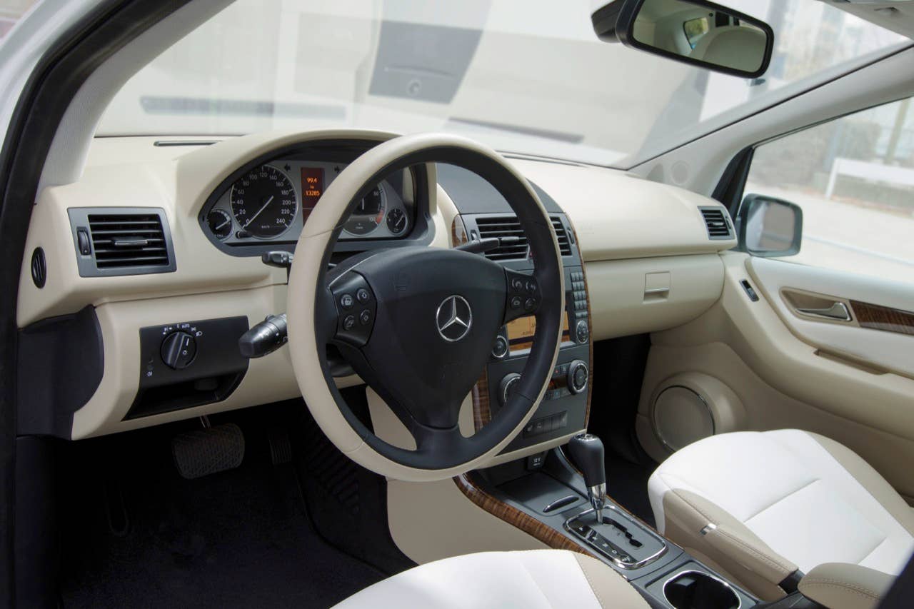 Daimler B-Class E-Cell Inductive Charging Tests