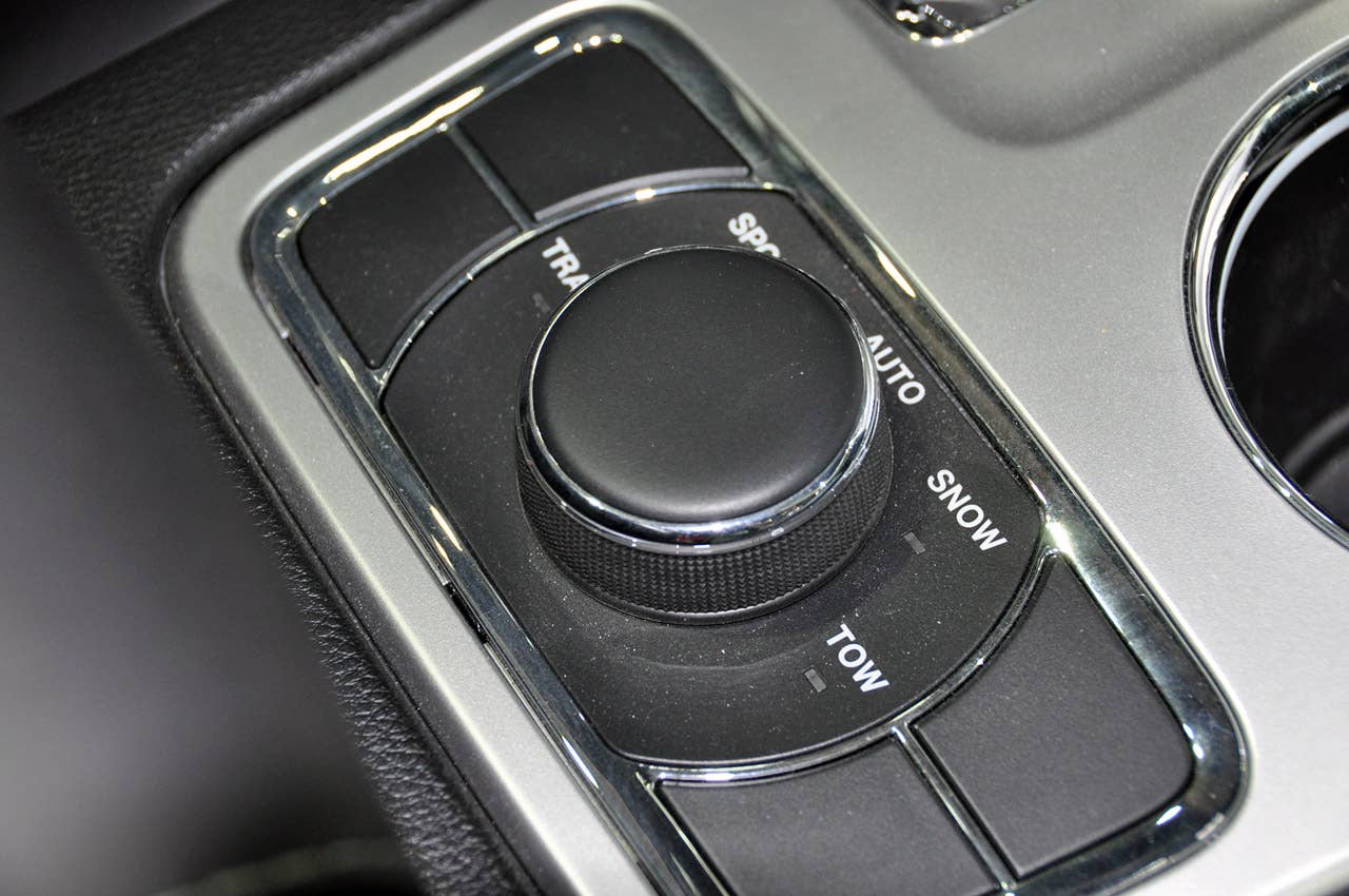 2012 Jeep Grand Cherokee SRT8 drive mode select at the 2011 New York Auto Show