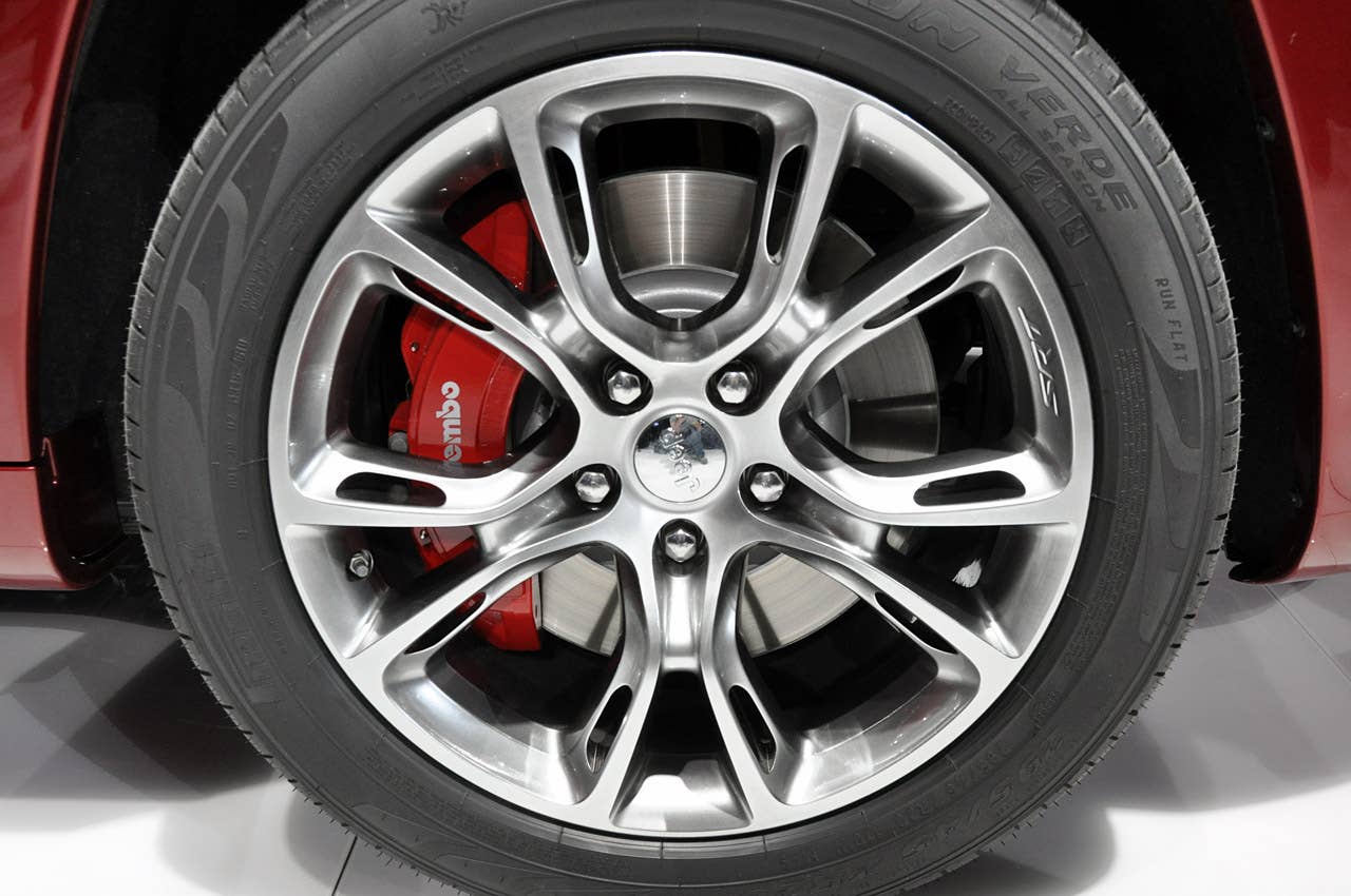 2012 Jeep Grand Cherokee SRT8 wheel at the 2011 New York Auto Show