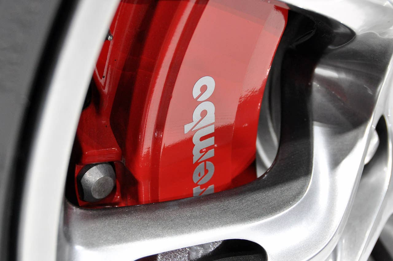 2012 Jeep Grand Cherokee SRT8 Brembo brakes at the 2011 New York Auto Show