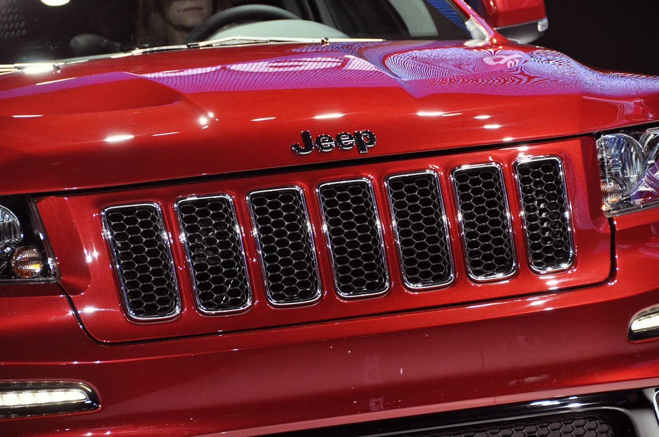 2012 Jeep Grand Cherokee SRT8 grille at the 2011 New York Auto Show