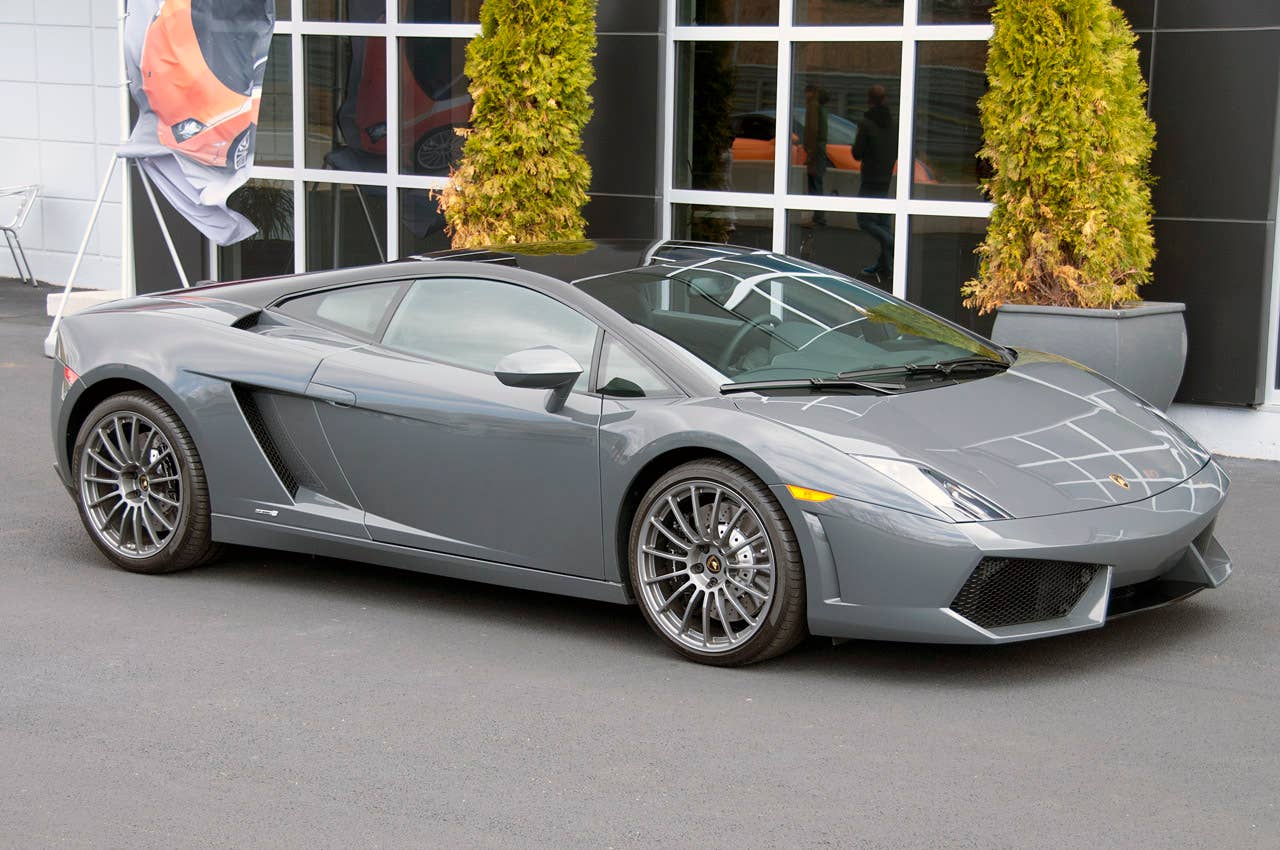 2011 Lamborghini Gallardo LP 550-2 Bicolore front 3/4 view