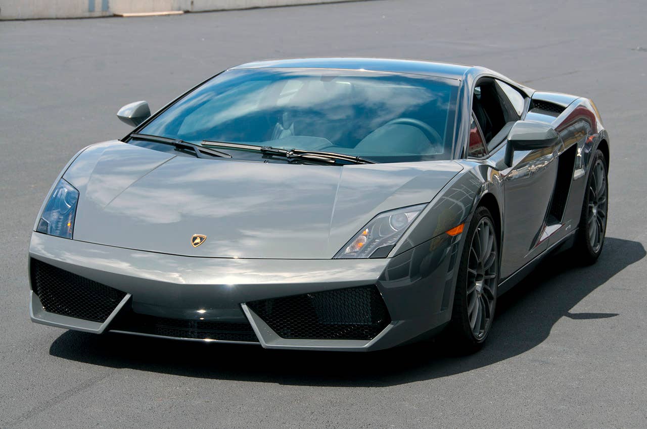 2011 Lamborghini Gallardo LP 550-2 Bicolore front 3/4 view