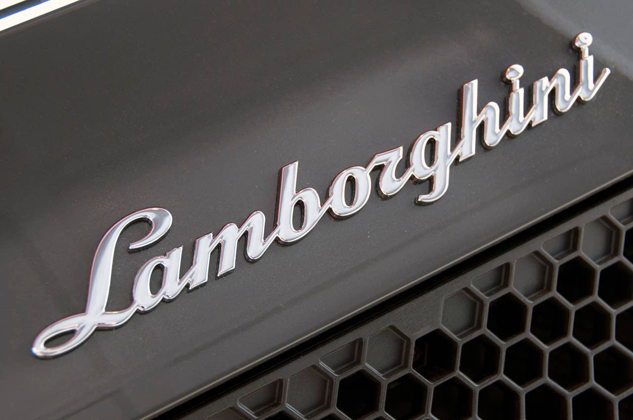 2011 Lamborghini Gallardo LP 570-4 Spyder Performante badge