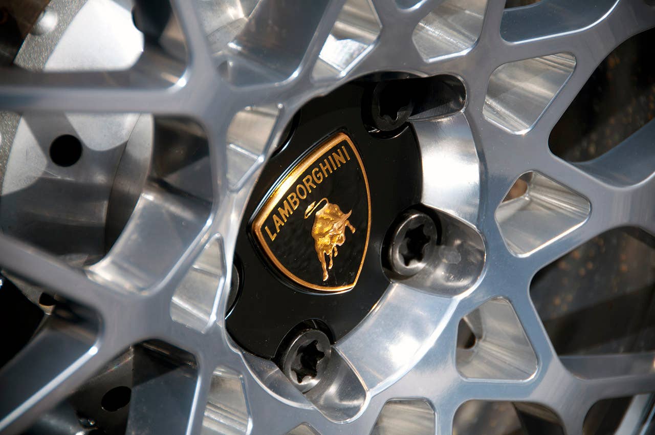 2011 Lamborghini Gallardo LP 570-4 Spyder Performante wheel detail
