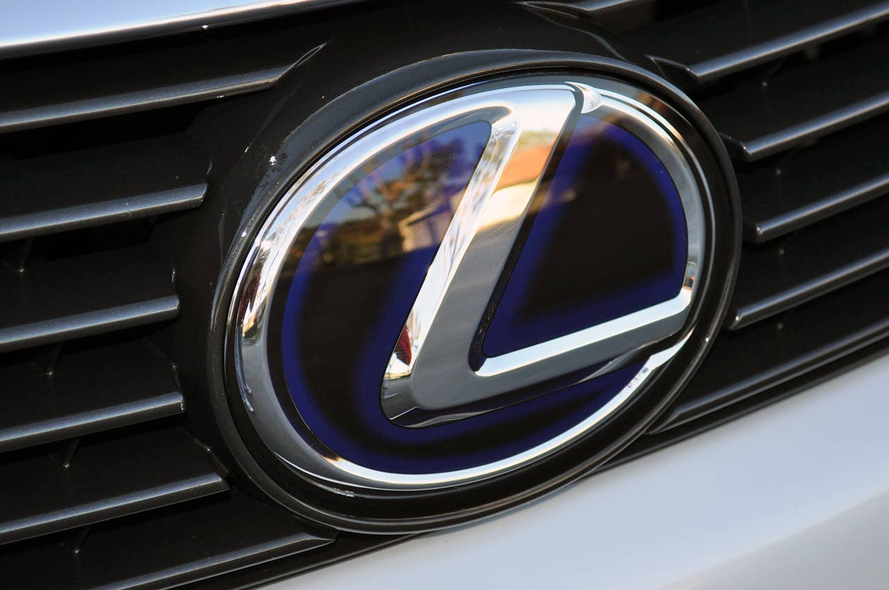 2013 Lexus GS 450h grille