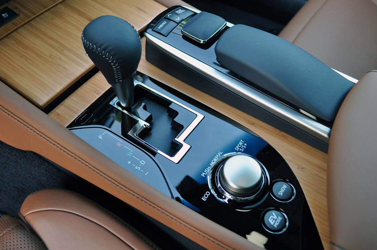 2013 Lexus GS 450h shifter