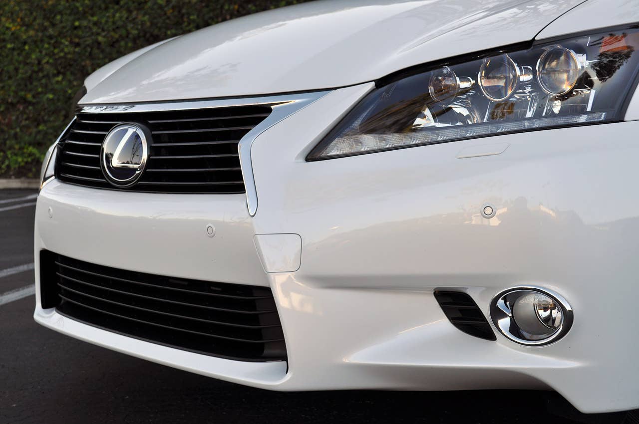 2013 Lexus GS 450h front detail
