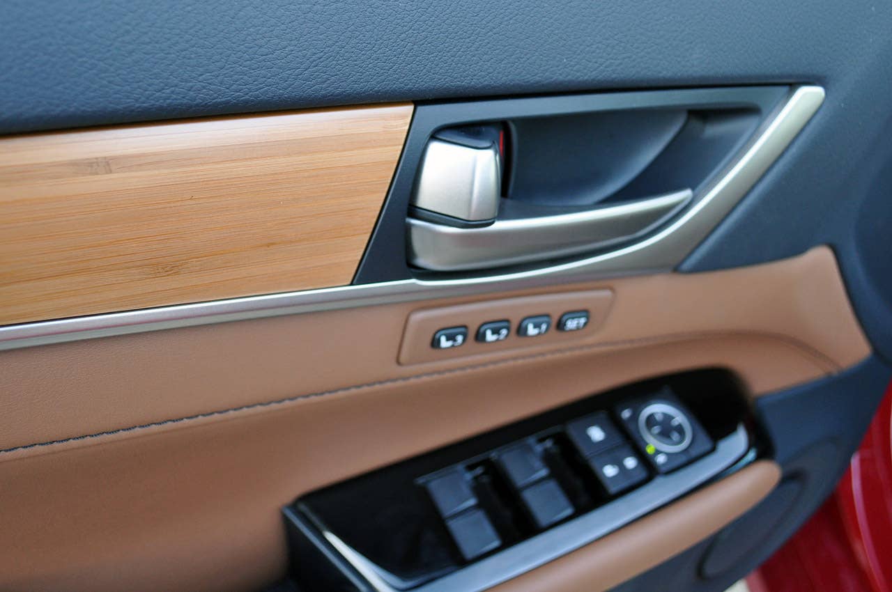 2013 Lexus GS 450h door trim