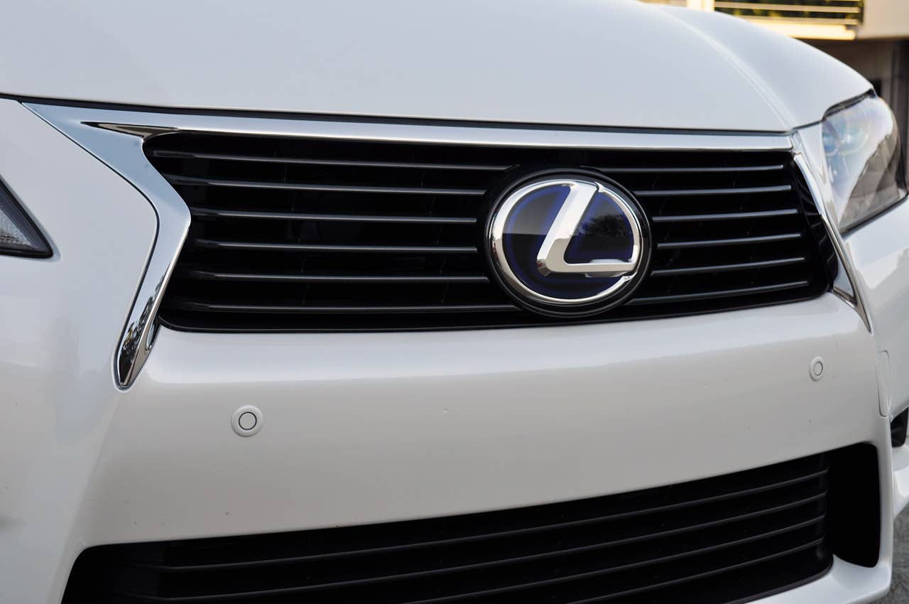 2013 Lexus GS 450h grille