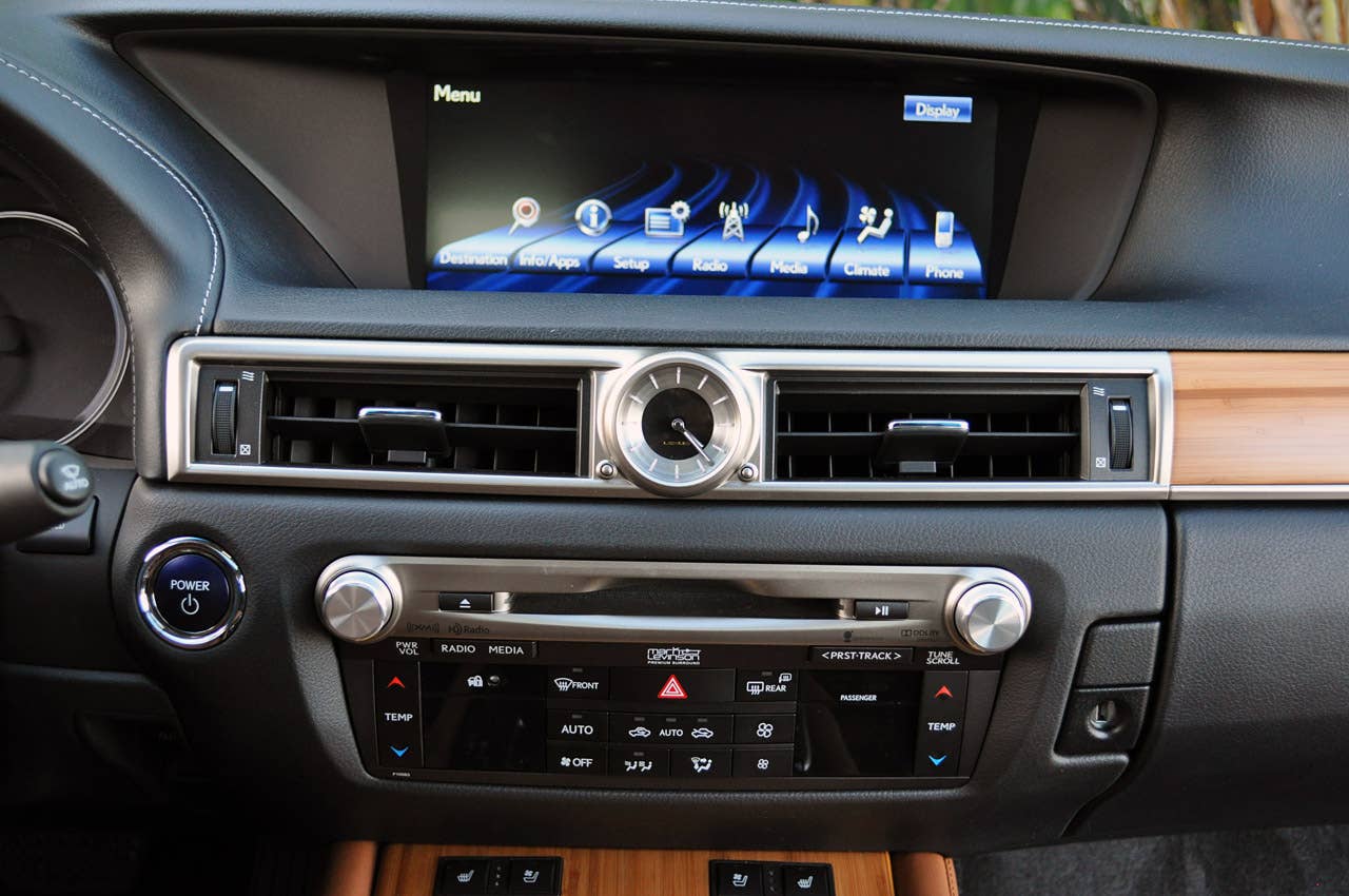 2013 Lexus GS 450h instrument panel