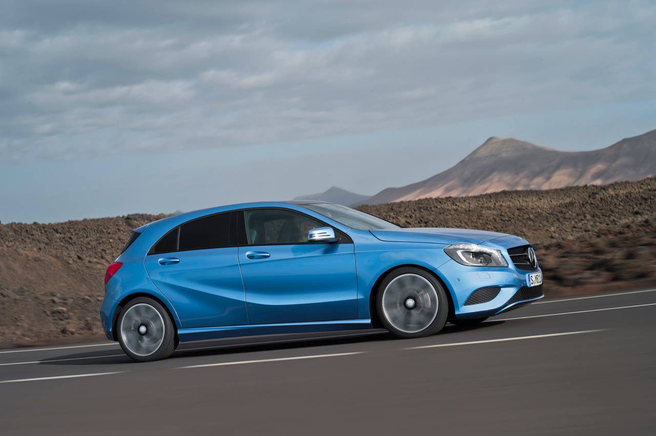 A 180 CDI mit Night Paket, Sdseeblau Metallic, innen: schwarz-weiss (W 176) 2012