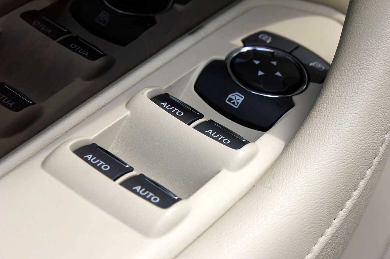 2013 Lincoln MKS EcoBoost window controls