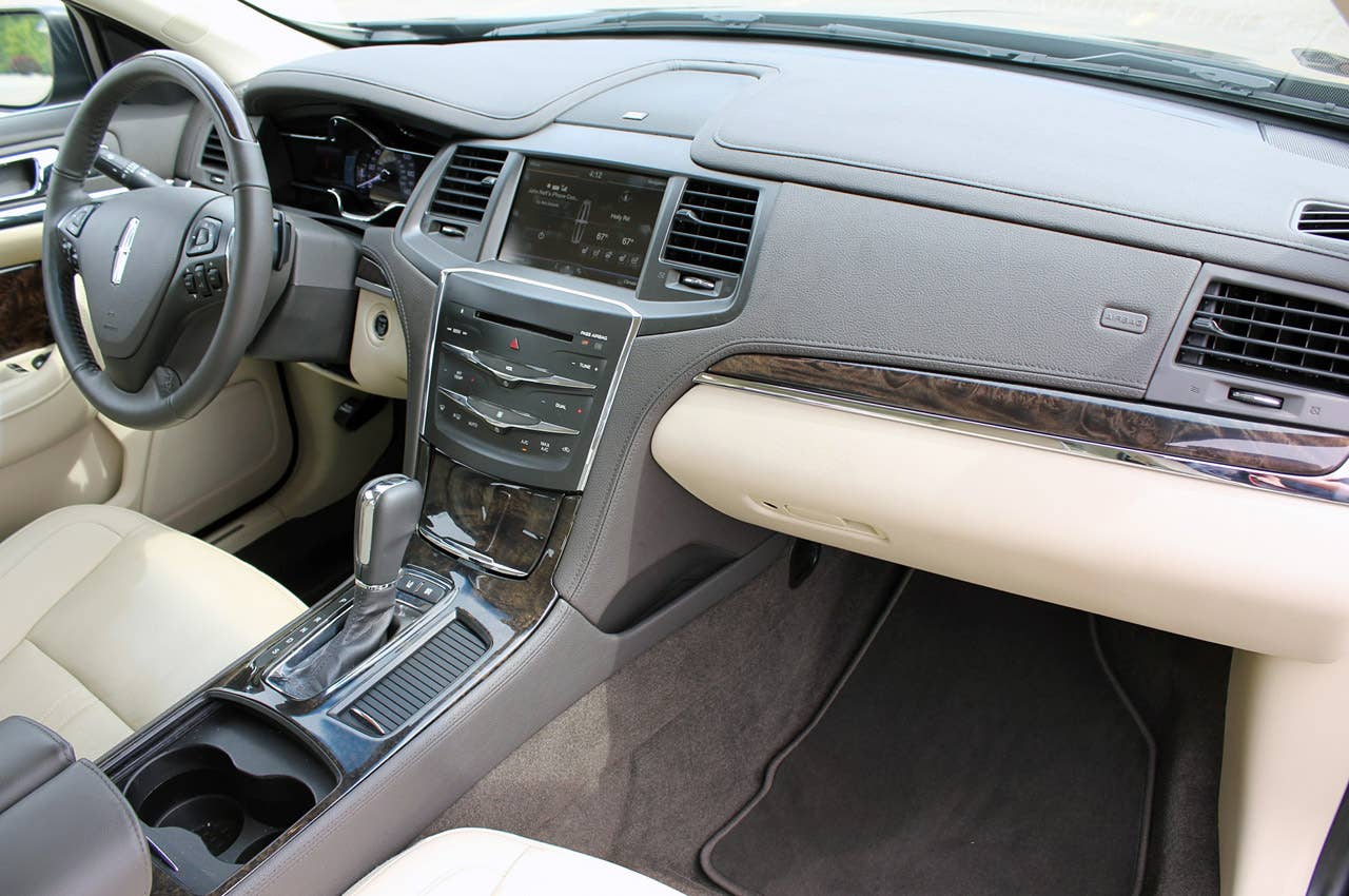 2013 Lincoln MKS EcoBoost interior